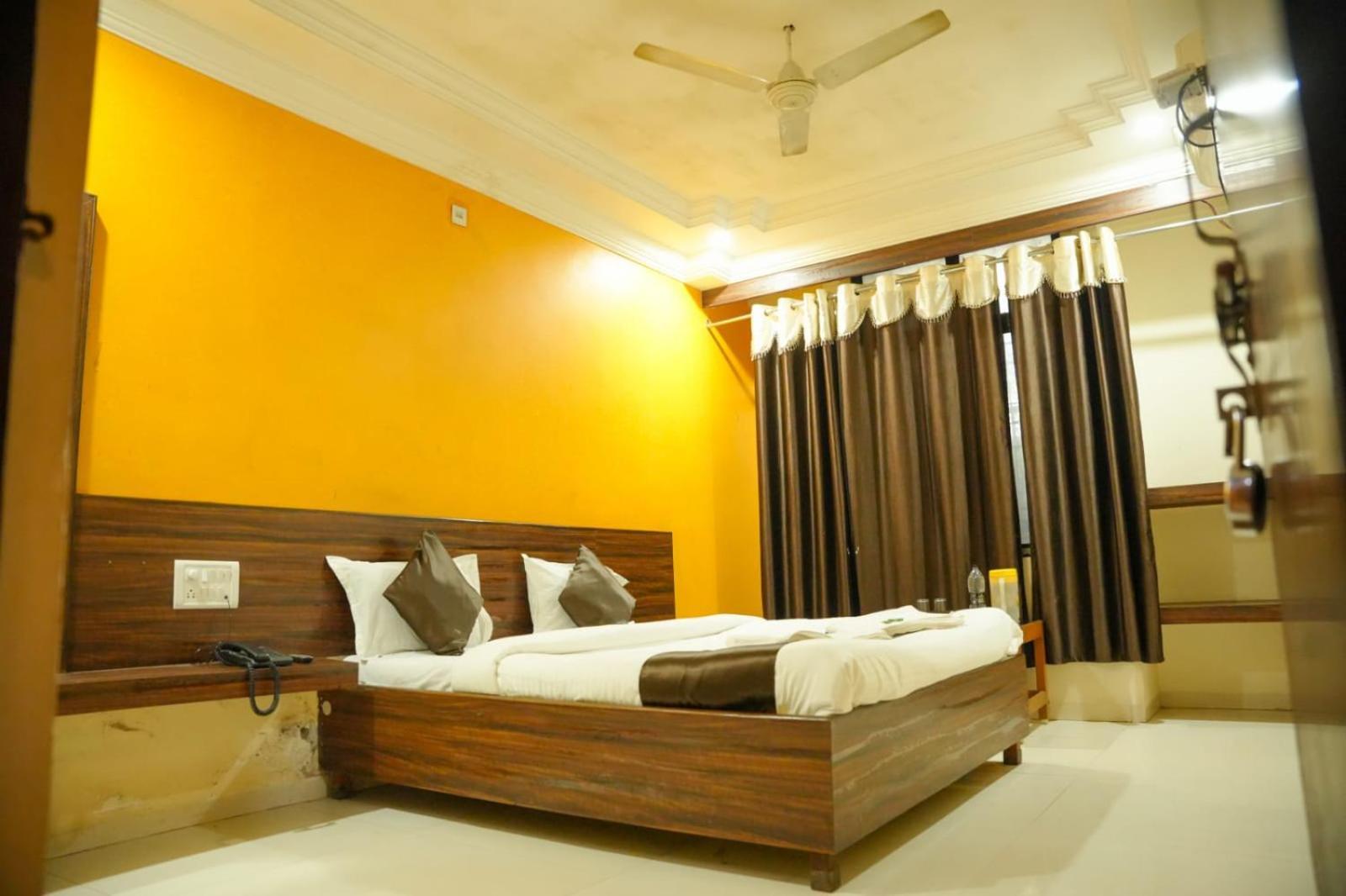Hotel Sachidanand Shirdi Eksteriør bilde
