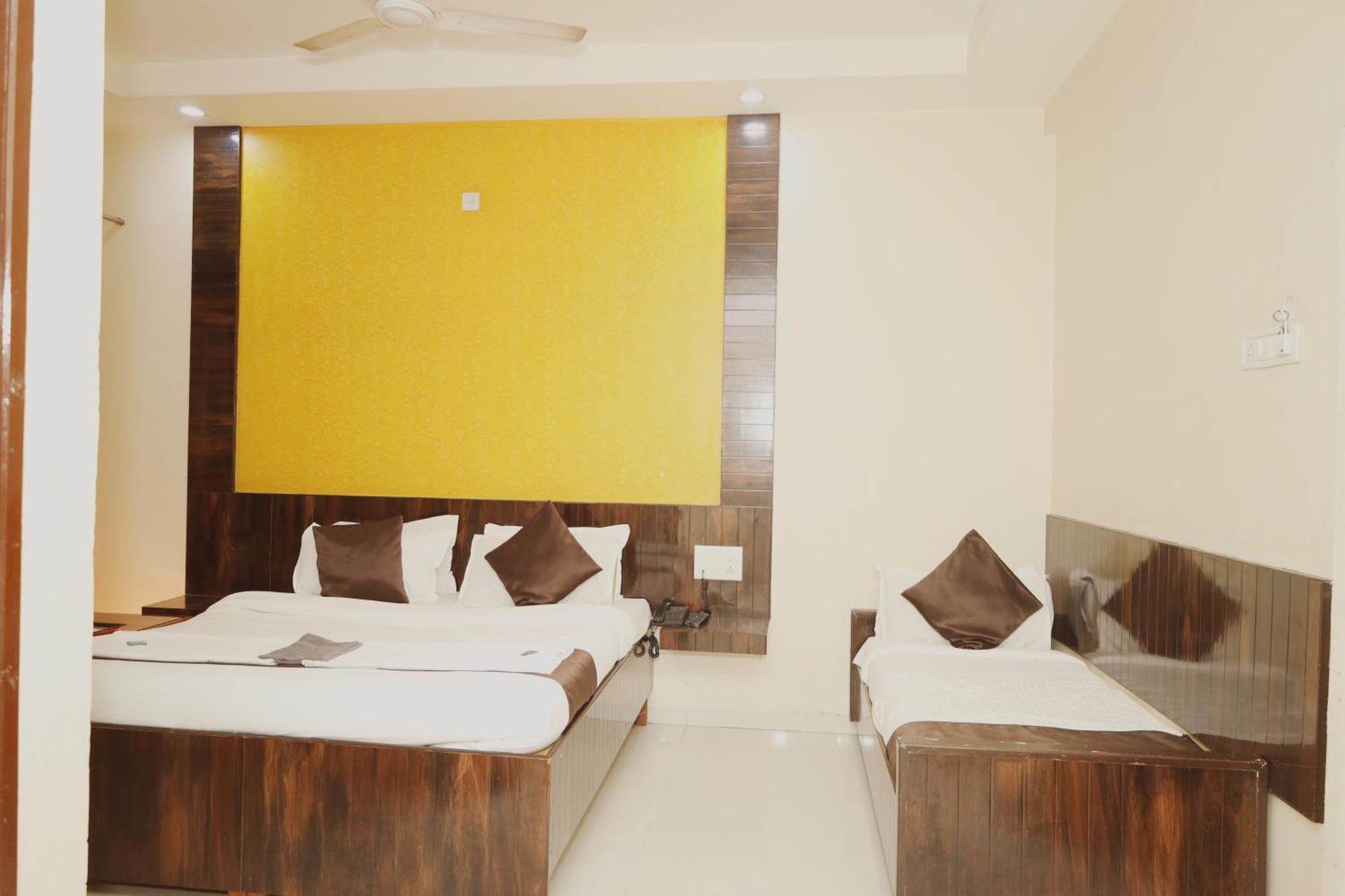 Hotel Sachidanand Shirdi Eksteriør bilde