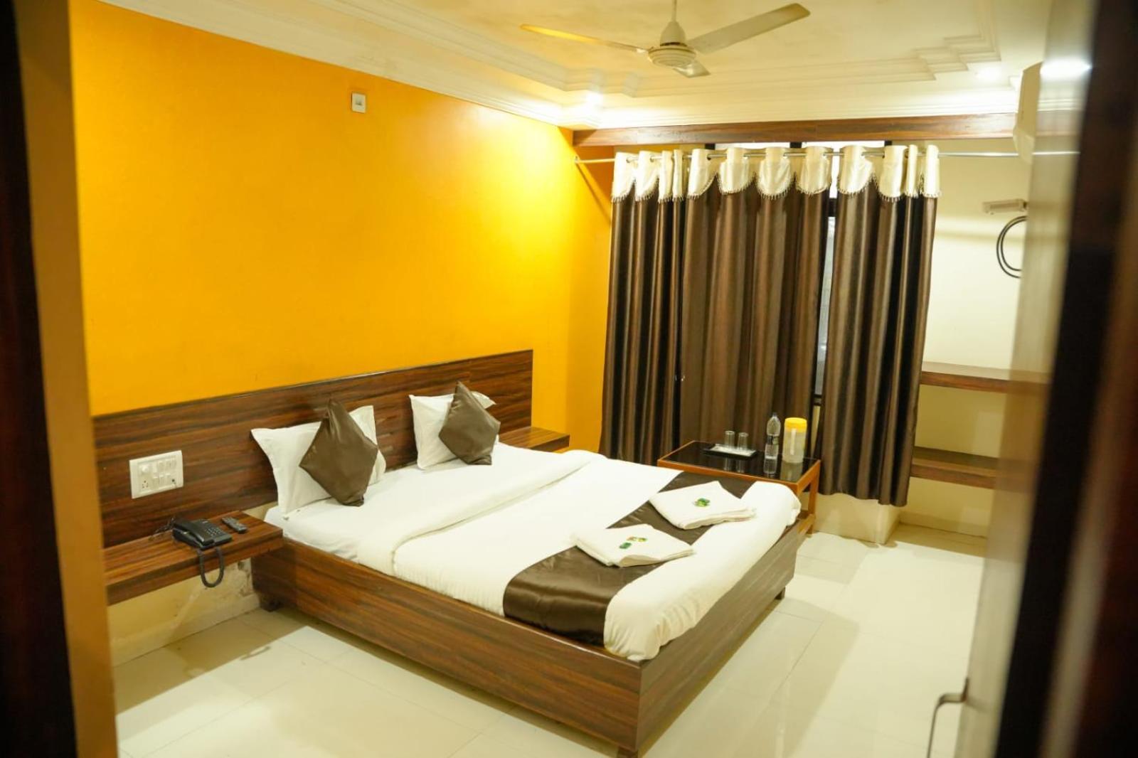 Hotel Sachidanand Shirdi Eksteriør bilde