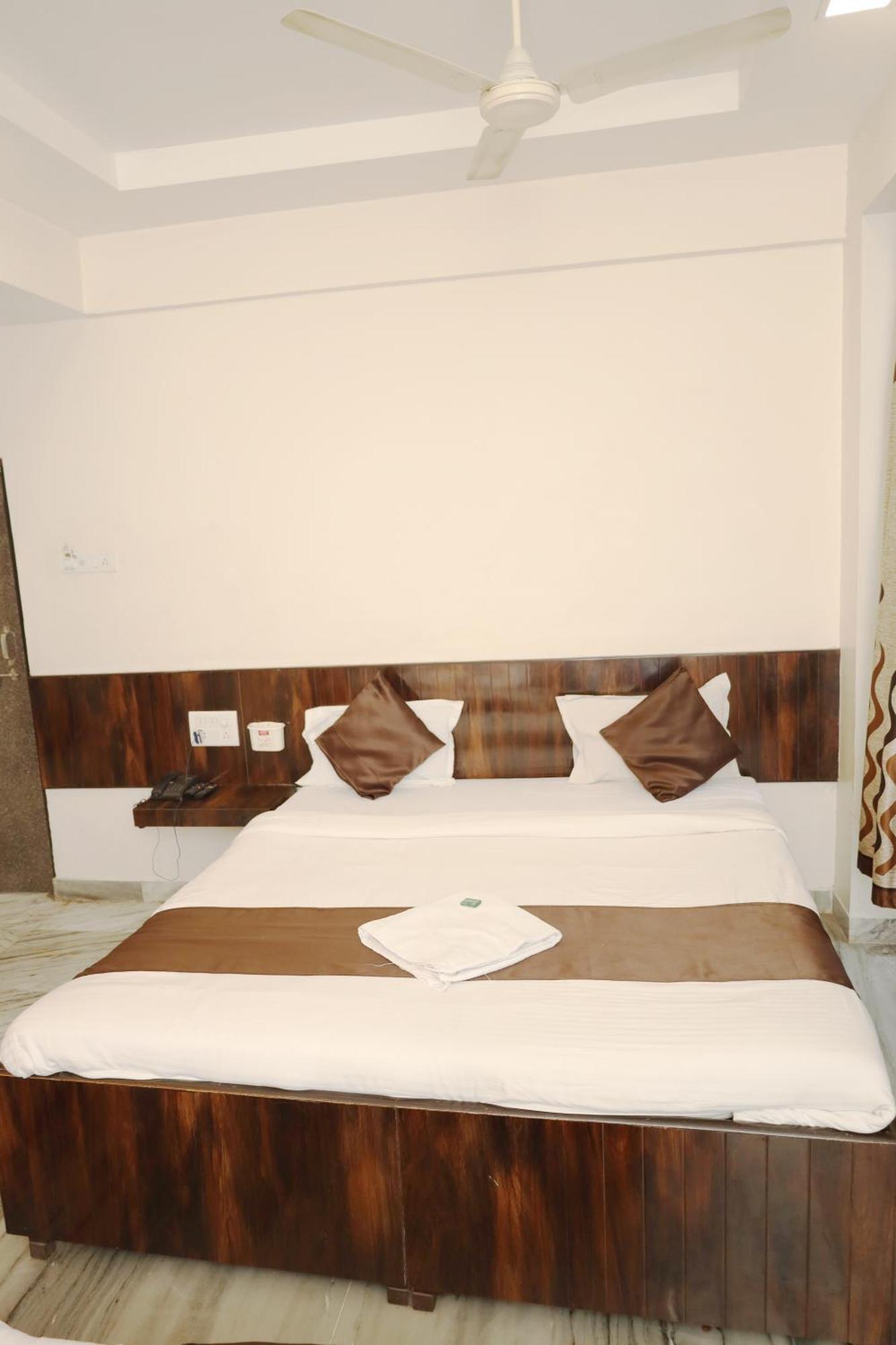 Hotel Sachidanand Shirdi Eksteriør bilde