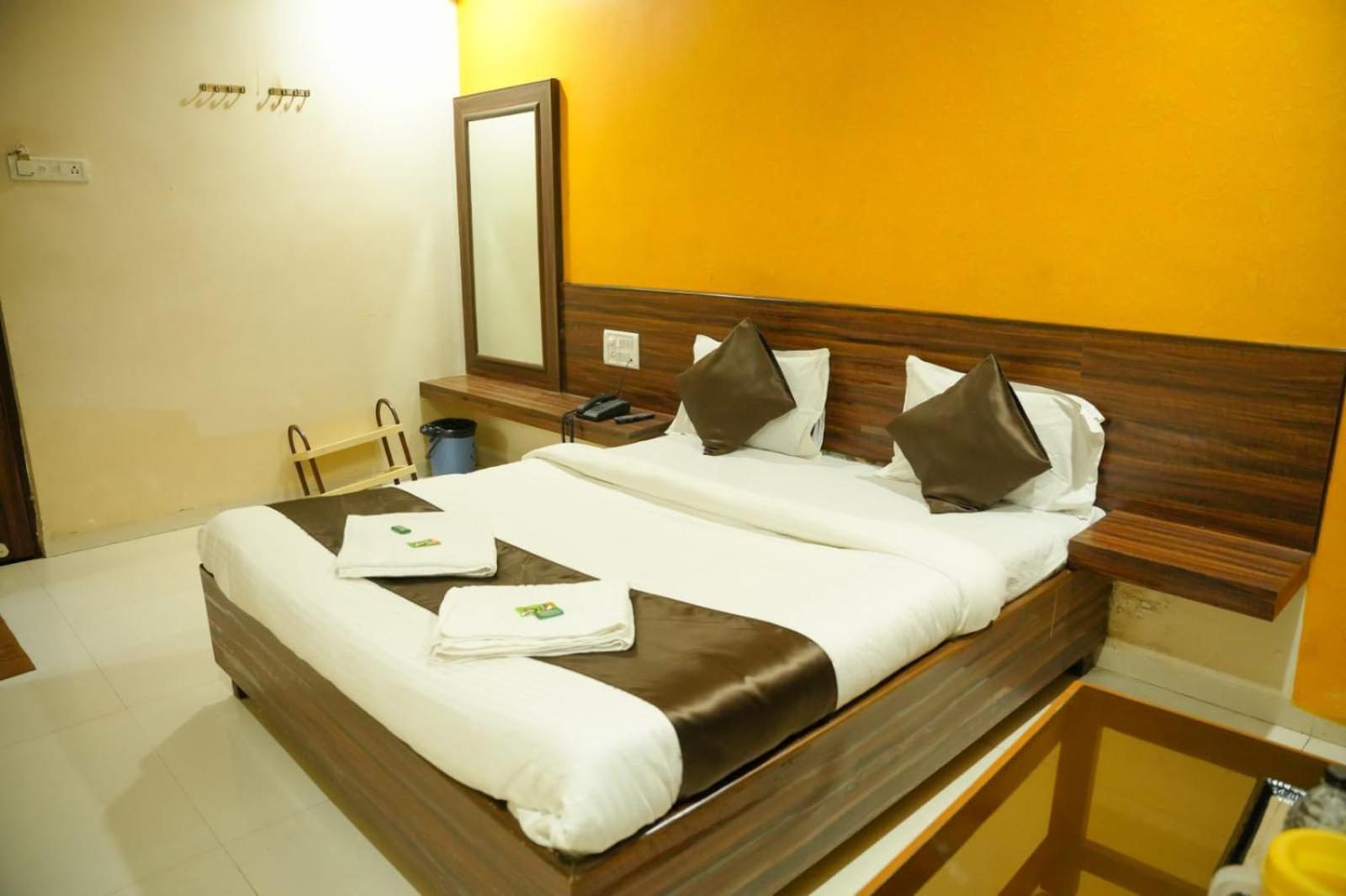 Hotel Sachidanand Shirdi Eksteriør bilde