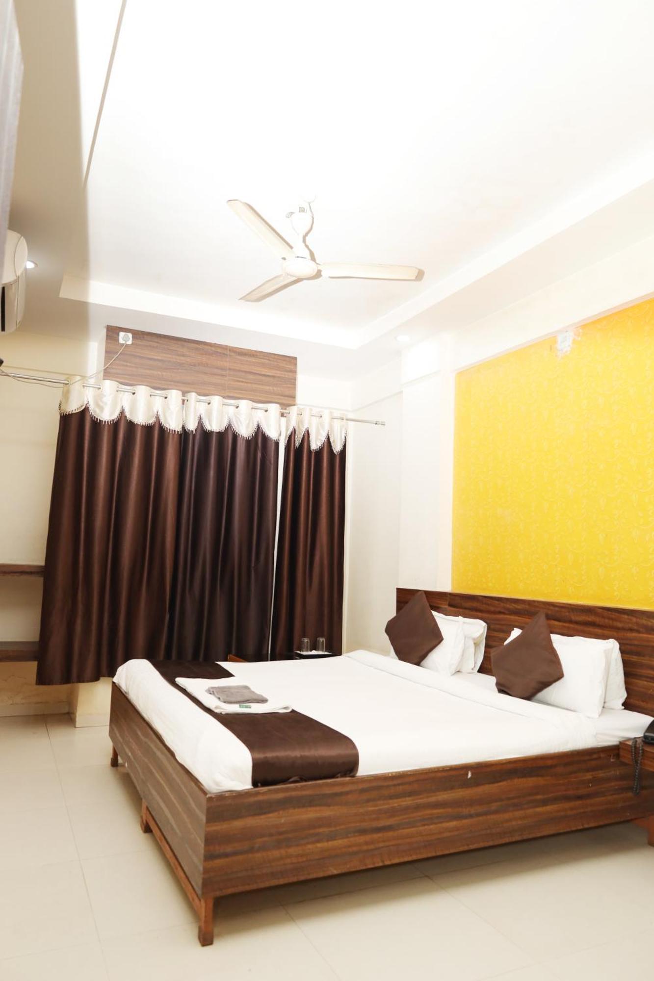 Hotel Sachidanand Shirdi Eksteriør bilde