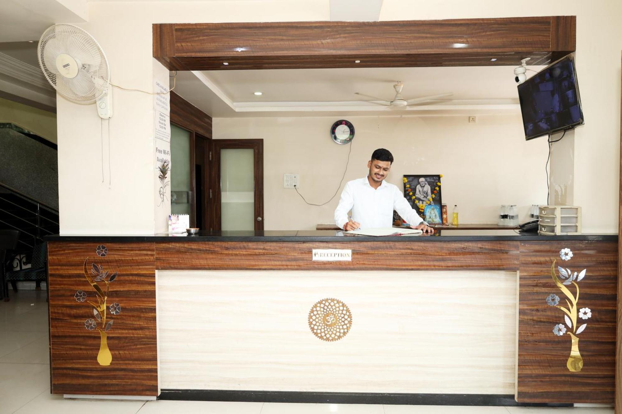 Hotel Sachidanand Shirdi Eksteriør bilde